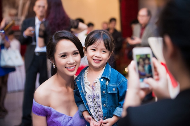 Vũ Ngọc Anh xinh đẹp mong manh sánh vai cùng Trần Bảo Sơn
