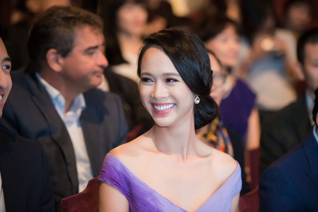 Vũ Ngọc Anh xinh đẹp mong manh sánh vai cùng Trần Bảo Sơn