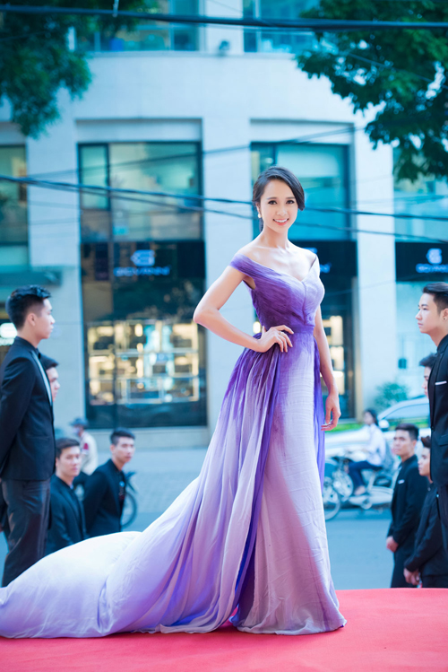 Vũ Ngọc Anh xinh đẹp mong manh sánh vai cùng Trần Bảo Sơn