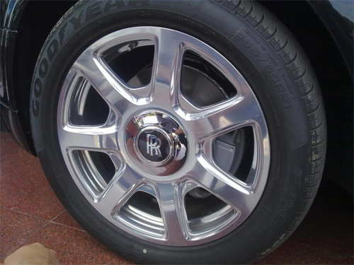 Lam Trường rước dâu bằng Rolls-Royce Phantom rồng Lam Trường rước dâu bằng Rolls-Royce Phantom rồng