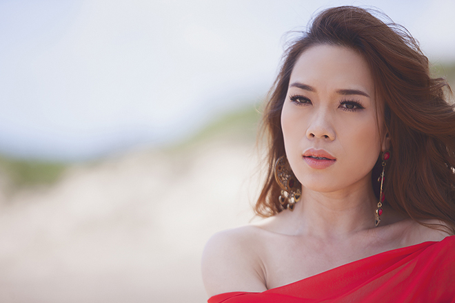 Mỹ Tâm diện váy đỏ gợi cảm trong MV mới Mỹ Tâm diện váy đỏ gợi cảm trong MV mới