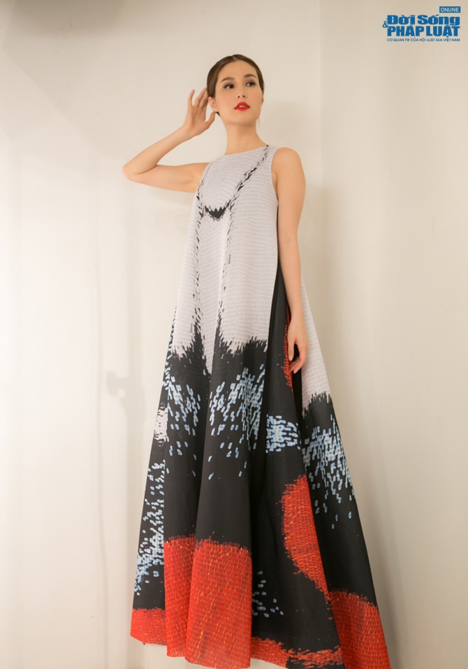 Diễm My làm nàng thơ của Valenciani