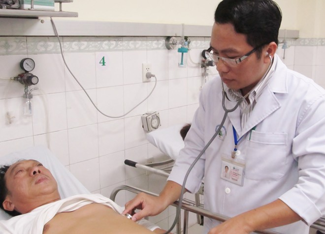 Cuộc chạy đua nghẹt thở với ca nghi nhiễm Ebola