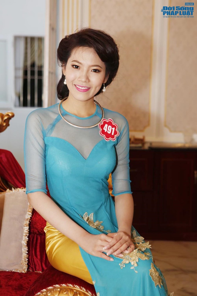 Thí sinh Hoa hậu Việt Nam thăm nhà công tử Bạc Liêu