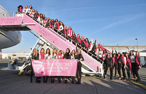 Dàn siêu mẫu Victoria's Secret hạ cánh xuống London
