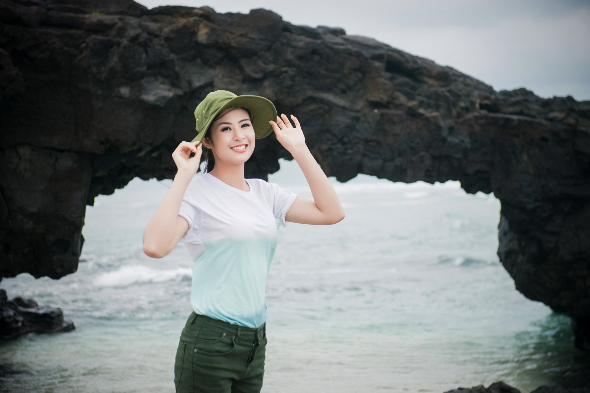 Ngọc Hân kêu gọi bảo vệ môi trường biển đảo tại Lý Sơn