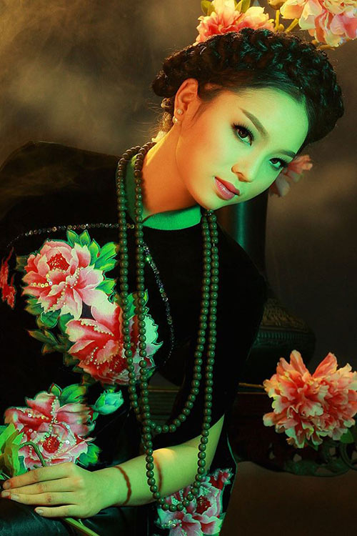 Lộ ảnh sến sẩm trước khi đăng quang của Kỳ Duyên