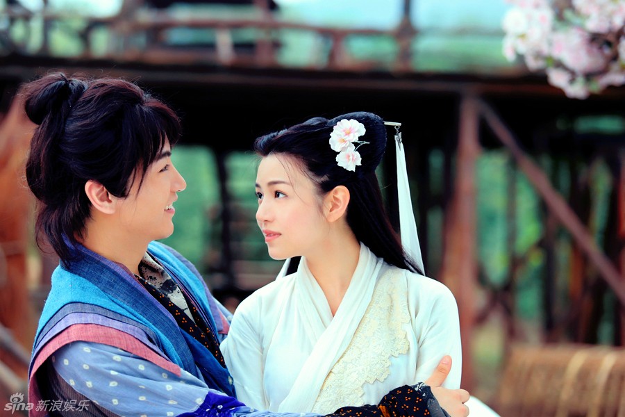 Dương Quá - Tiểu Long Nữ nhìn nhau đầy trìu mến