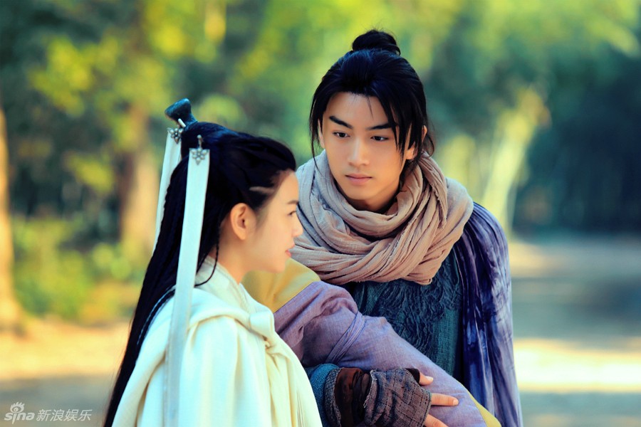 Dương Quá - Tiểu Long Nữ nhìn nhau đầy trìu mến