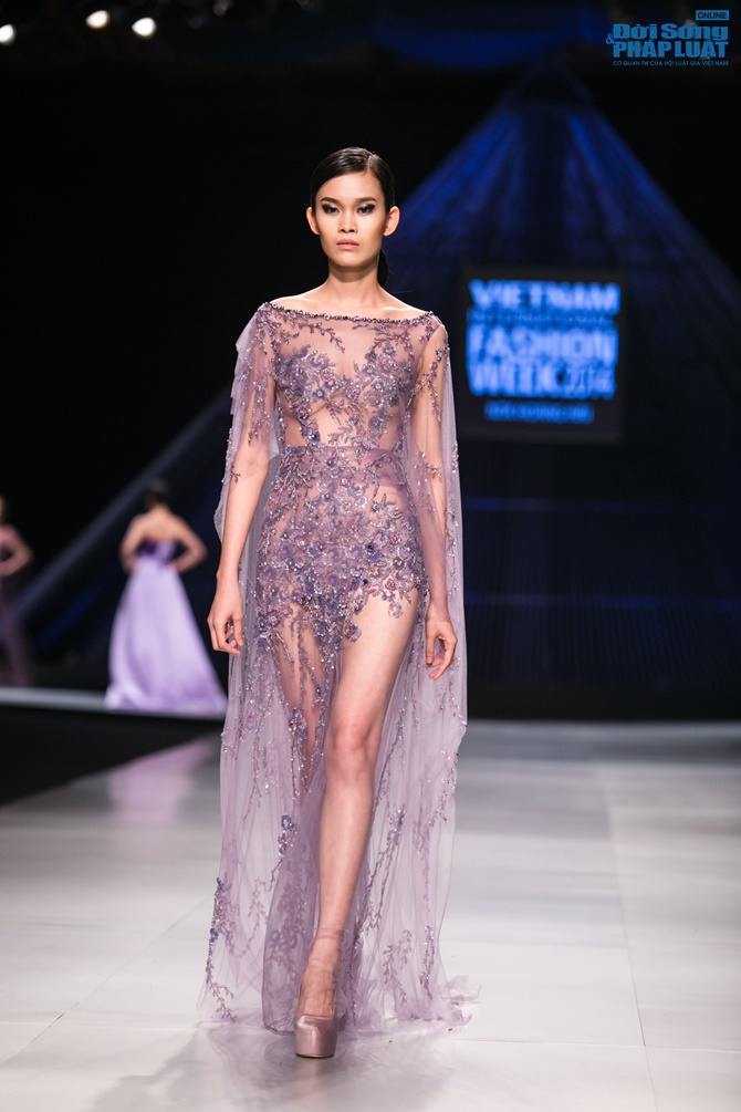 Thùy Dung làm nàng thơ trên sàn diễn thời trang của Hoàng Hải