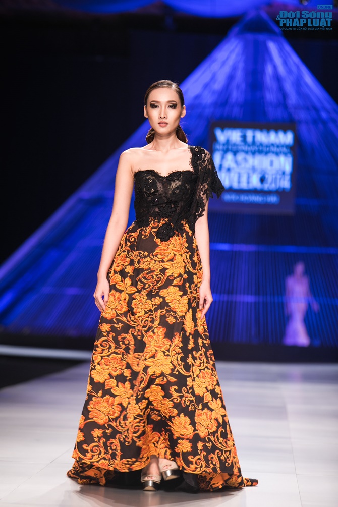 Thùy Dung làm nàng thơ trên sàn diễn thời trang của Hoàng Hải