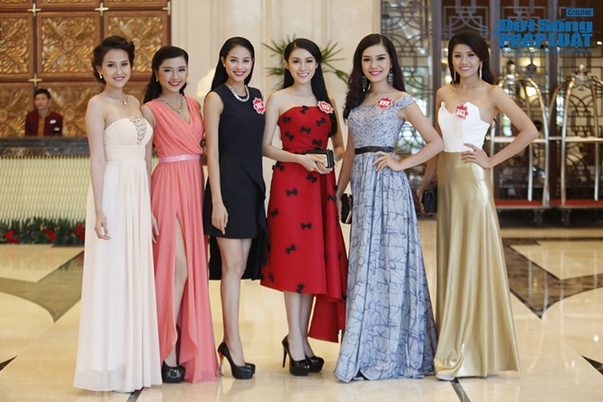 Thí sinh Hoa hậu Việt Nam rạng rỡ khoe sắc trong dạ tiệc tri ân