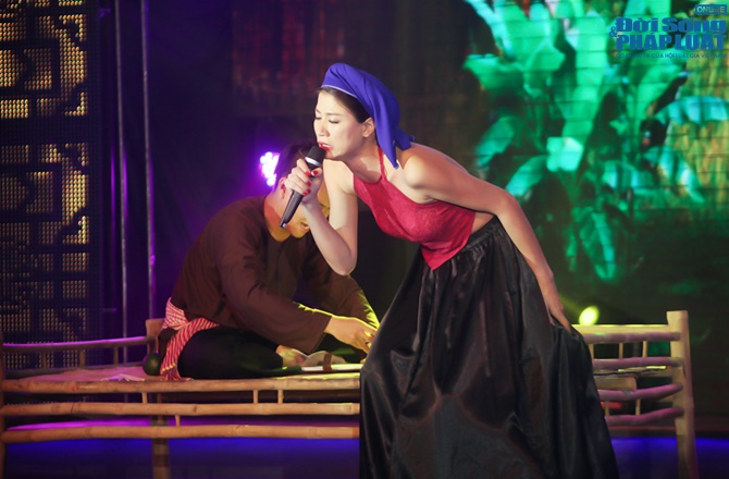 Trang Trần “húp trọn” đêm nhạc quê hương