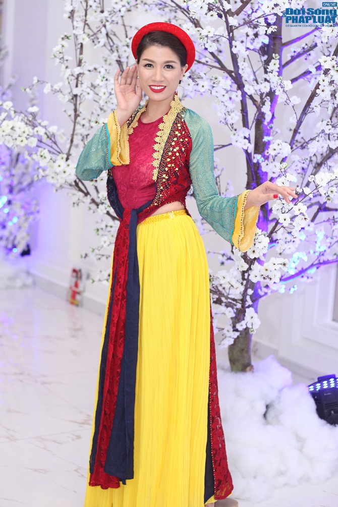 Trang Trần “húp trọn” đêm nhạc quê hương