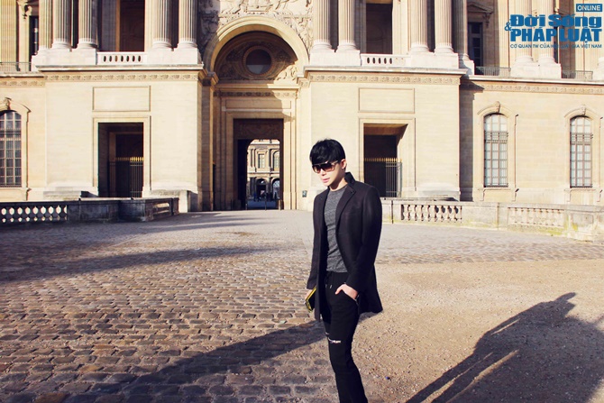 Nathan Lee diện cả cây hàng hiệu dạo phố Paris