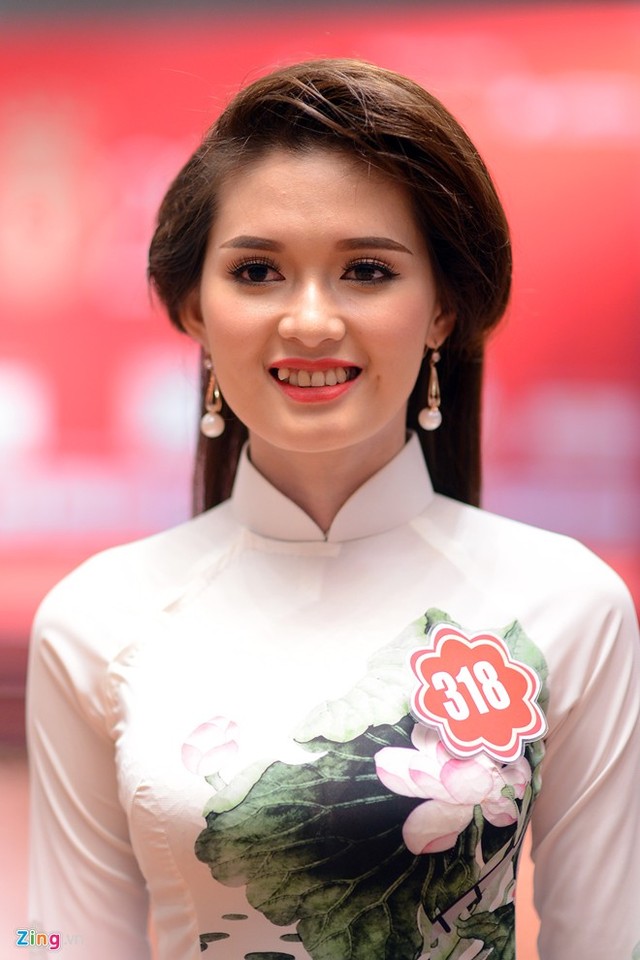 Thí sinh bị nghi bĩu môi khi hoa hậu đăng quang lên tiếng Thí sinh bị nghi bĩu môi khi hoa hậu đăng quang lên tiếng