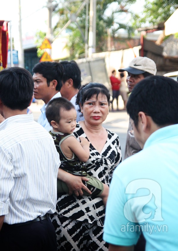 Đám tang đẫm nước mắt của bé học mầm non bị cánh cửa tủ đè chết