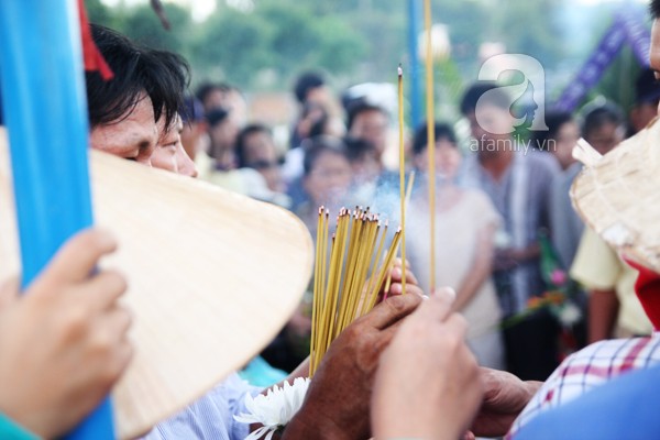 Đám tang đẫm nước mắt của bé học mầm non bị cánh cửa tủ đè chết