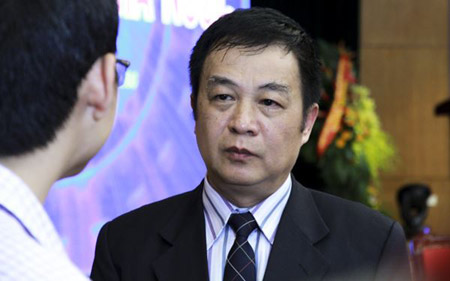 Nhà khoa học ở nhà thuê, đi làm thuê