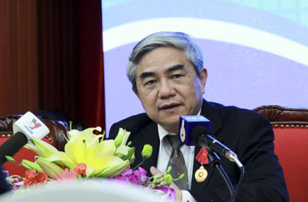 Nhà khoa học ở nhà thuê, đi làm thuê