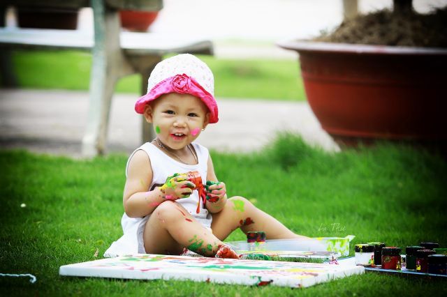 Rơi lệ với bộ ảnh nuôi con của một ông bố đơn thân