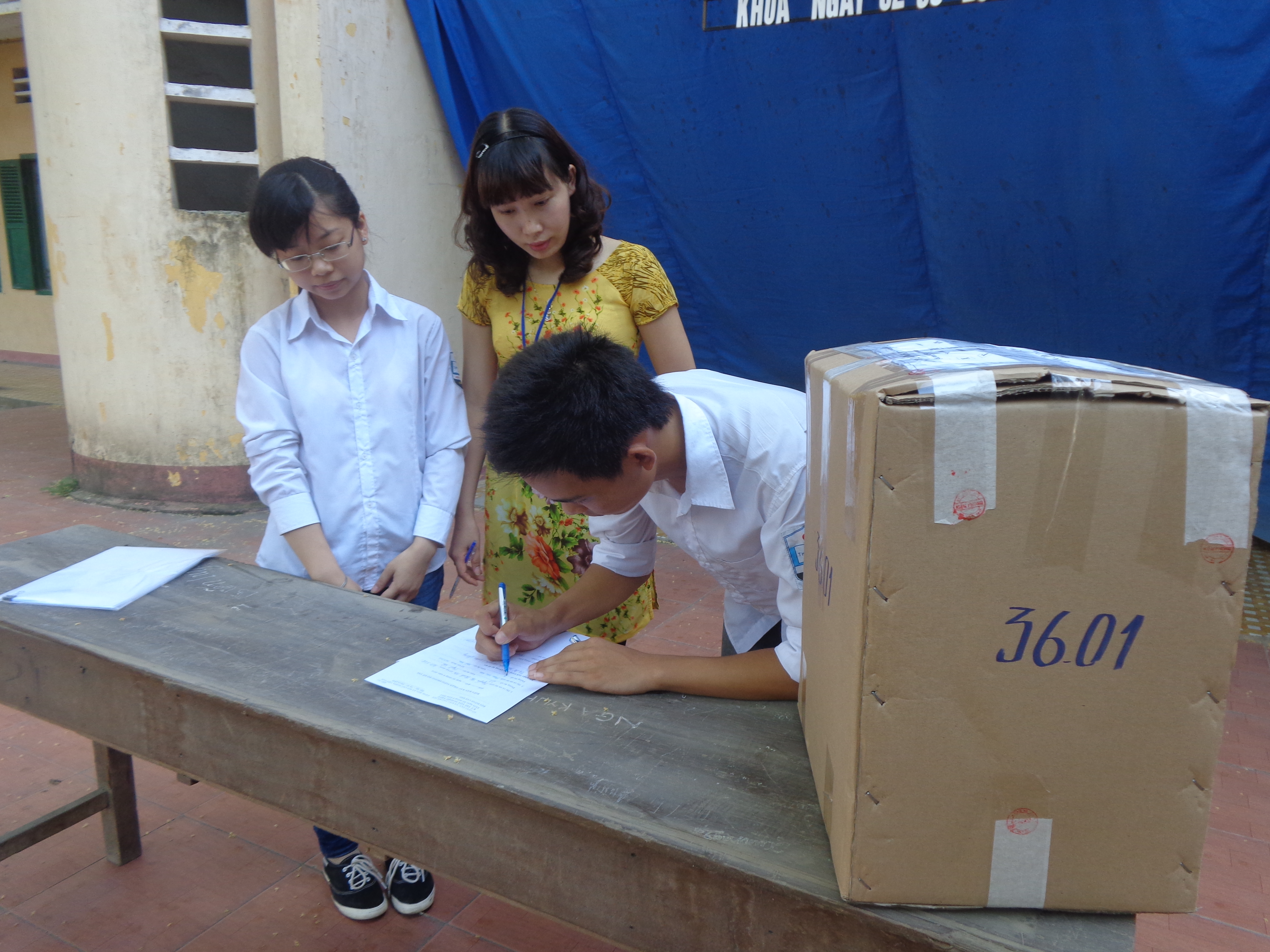 Sáng nay, gần 1 triệu sĩ tử làm bài tốt nghiệp môn Ngữ văn