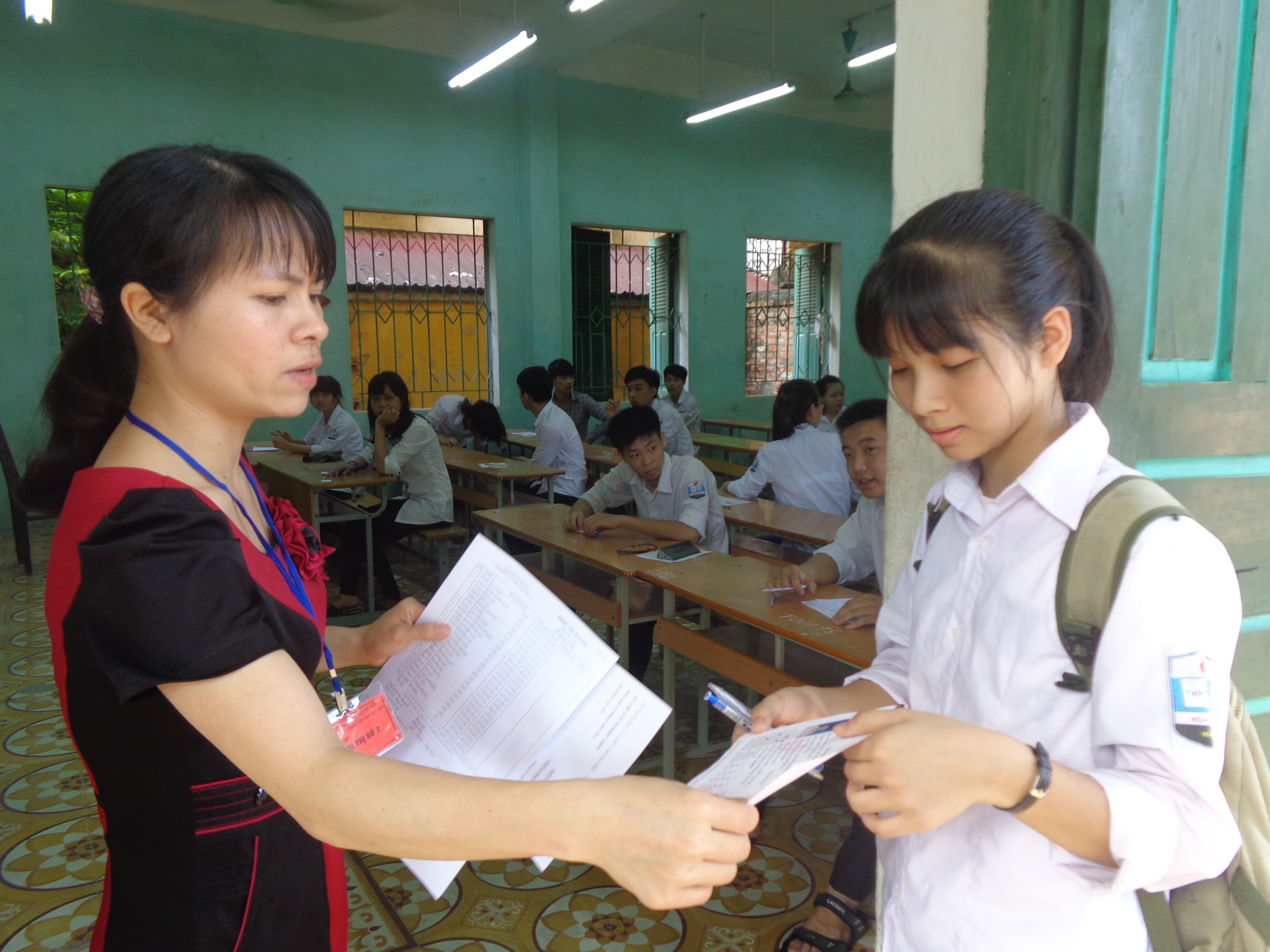 Sáng nay, gần 1 triệu sĩ tử làm bài tốt nghiệp môn Ngữ văn