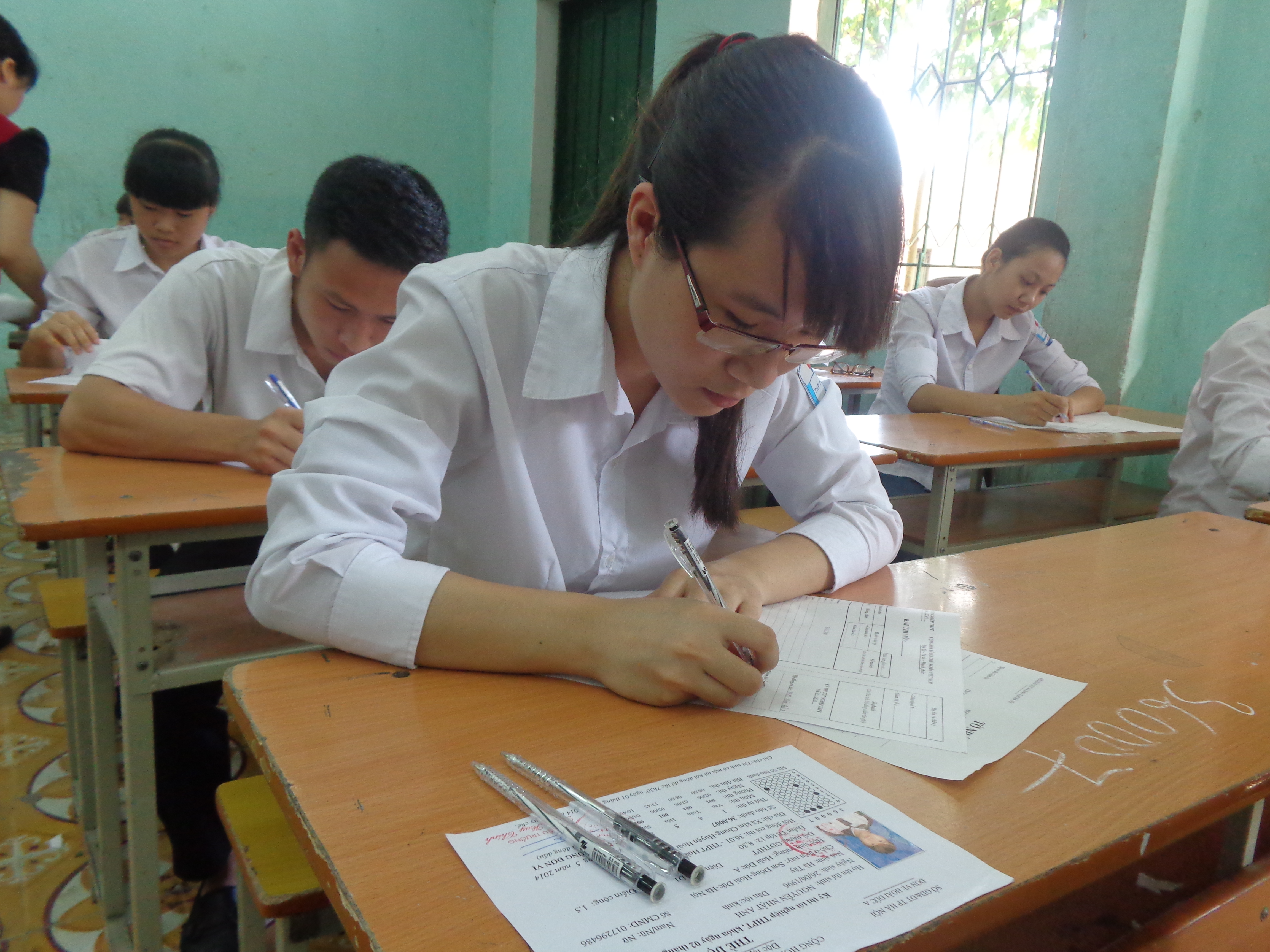 Sáng nay, gần 1 triệu sĩ tử làm bài tốt nghiệp môn Ngữ văn