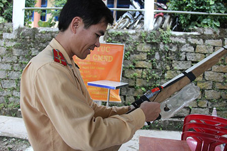 Súng kỳ quái có độ sát thương cao của thợ săn miền núi