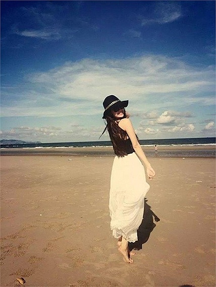 Hà Hồ lộ ảnh hiếm diện bikini điệu đà Hà Hồ lộ ảnh hiếm diện bikini điệu đà