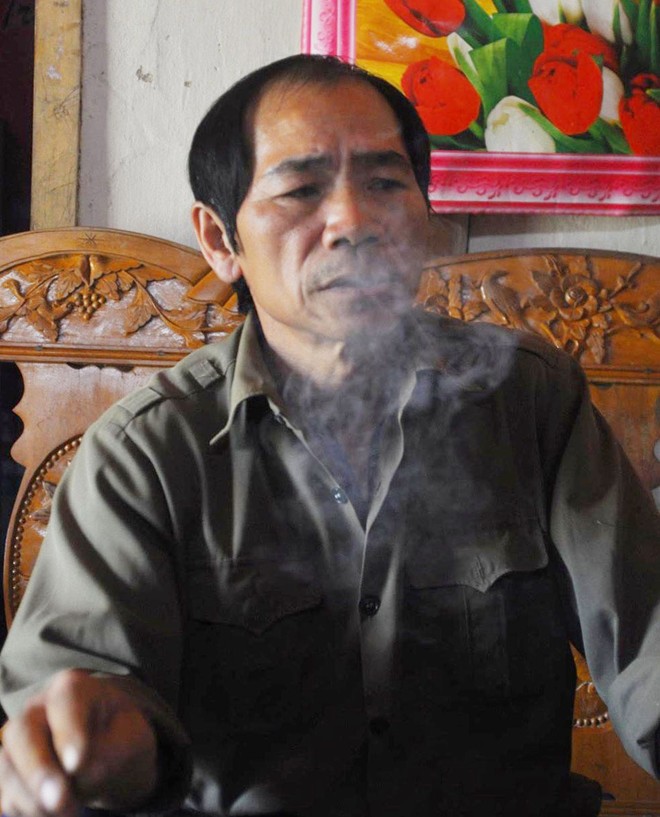 Người đàn ông đào thấy vàng dưới quan tài không đáy
