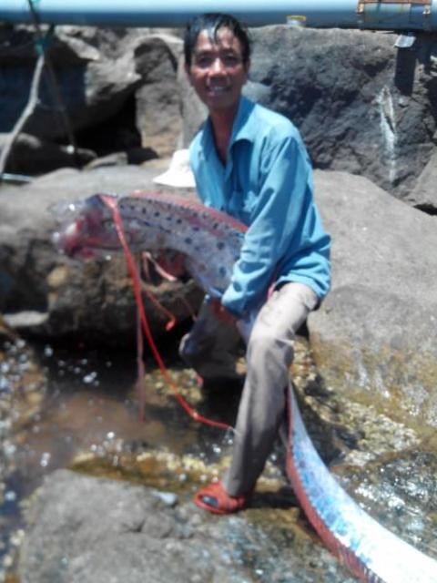 “Thủy quái” 4,2m giống rồng đã được xẻ thịt “Thủy quái” 4,2m giống rồng đã được xẻ thịt