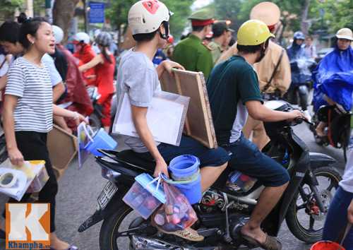 Sĩ tử mặc quần đùi đi thi đại học Sĩ tử mặc quần đùi đi thi đại học