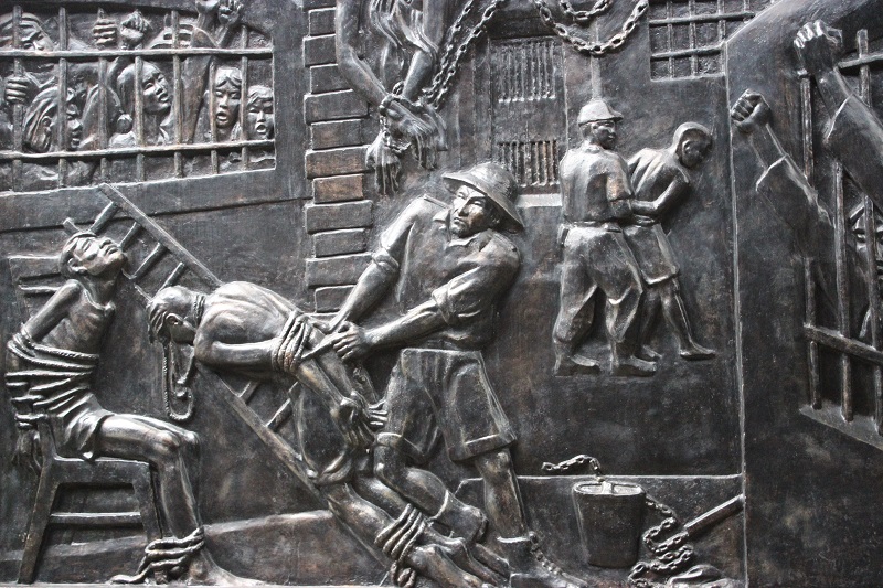 Cận cảnh nhà tù Hỏa Lò - nơi ghê rợn nhất Đông Nam Á