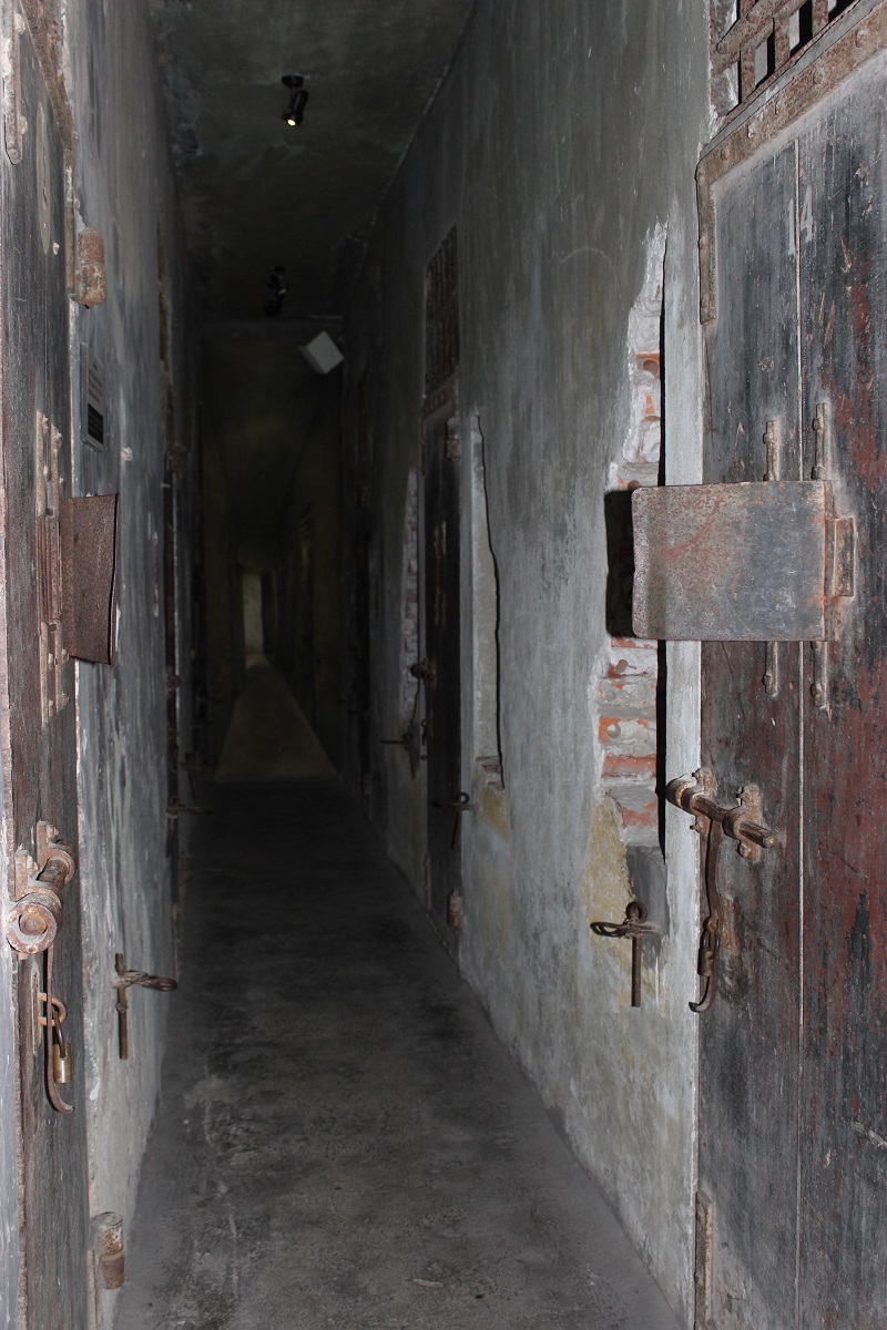 Cận cảnh nhà tù Hỏa Lò - nơi ghê rợn nhất Đông Nam Á