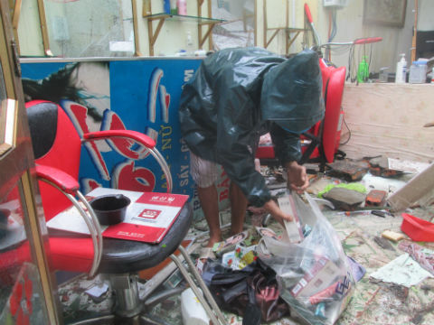 Khung cảnh tan hoang sau khi bão Thần Sấm quét qua