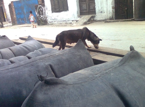 'Nấu' rượu không khói: Cồn + nước lã + hương liệu? 'Nấu' rượu không khói: Cồn + nước lã + hương liệu?