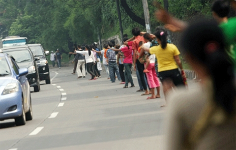 Kiếm 7,5 USD/giờ bằng nghề đi nhờ xe