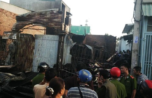 Hỏa hoạn, ôm ba con nhảy lầu thoát thân