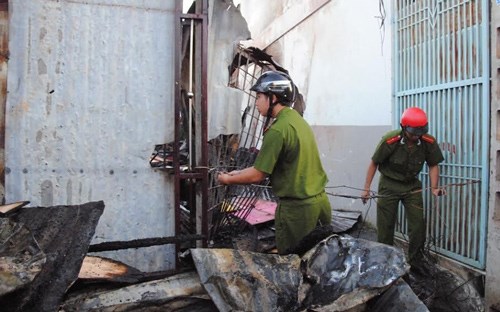 Hỏa hoạn, ôm ba con nhảy lầu thoát thân