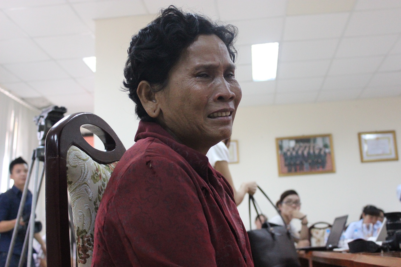 Dân nghèo bật khóc nức nở khi được Tổng Thanh tra Chính phủ tiếp