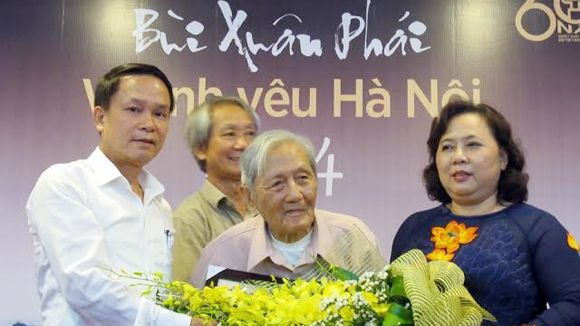 Nhà nghiên cứu 100 tuổi được vinh danh tại Giải thưởng Bùi Xuân P Nhà nghiên cứu 100 tuổi được vinh danh tại Giải thưởng Bùi Xuân P