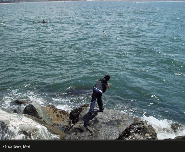 Lá thư lạ trong chiếc chai lênh đênh trên biển