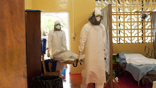 Dịch Ebola tồi tệ nhất trong lịch sử: Lây qua đường hô hấp