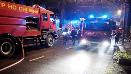 Cháy Tổng lãnh sự quán trong đêm, nhiều người hoảng loạn bỏ chạy