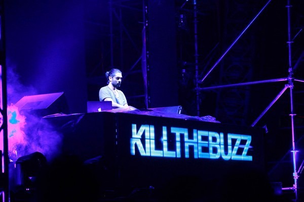 DJ Hardwell “bùng cháy” cùng người hâm mộ Việt DJ Hardwell “bùng cháy” cùng người hâm mộ Việt