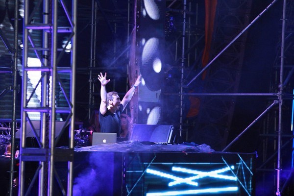 DJ Hardwell “bùng cháy” cùng người hâm mộ Việt DJ Hardwell “bùng cháy” cùng người hâm mộ Việt