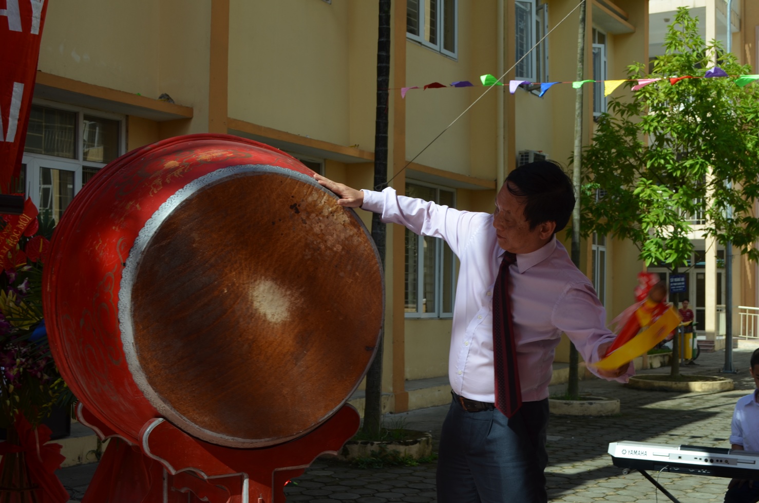 Học sinh khiếm thị dự lễ khai giảng năm học mới