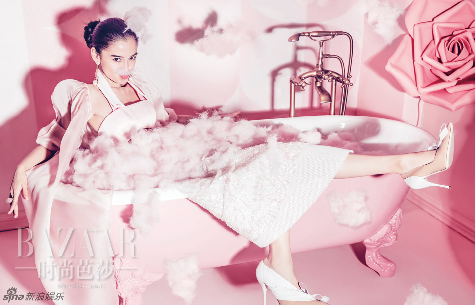 Angela Baby khoe vẻ đẹp ngọt ngào trên tạp chí