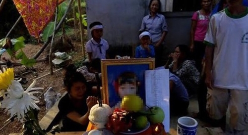 Gia cảnh khốn cùng của gia đình bé lớp 3 ngã sông vì quá đói